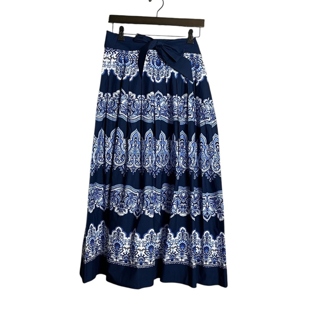 Talbots The Piper Pleated Patio Skirt in Navy and White Decorative Medallion 6 - Picture 2 of 6